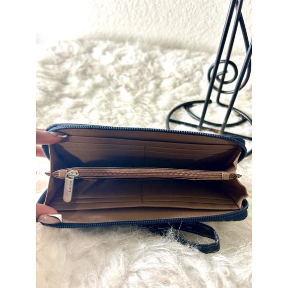 Travelon Safe ID RFID Blocking Chocolate Brown Zip around Wallet, Clutch - Picture 5 of 7